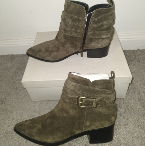 💥NEW MARC FISHER Green Suede Yandi Western Belted Boots💥 - Picture 8 of 8